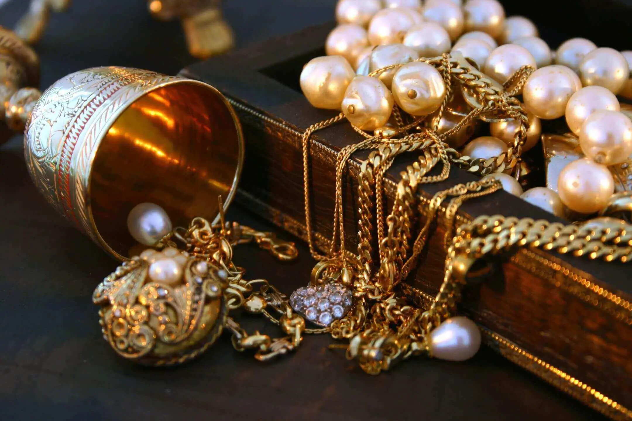 World's rich are rattled and seeking old-fashioned security